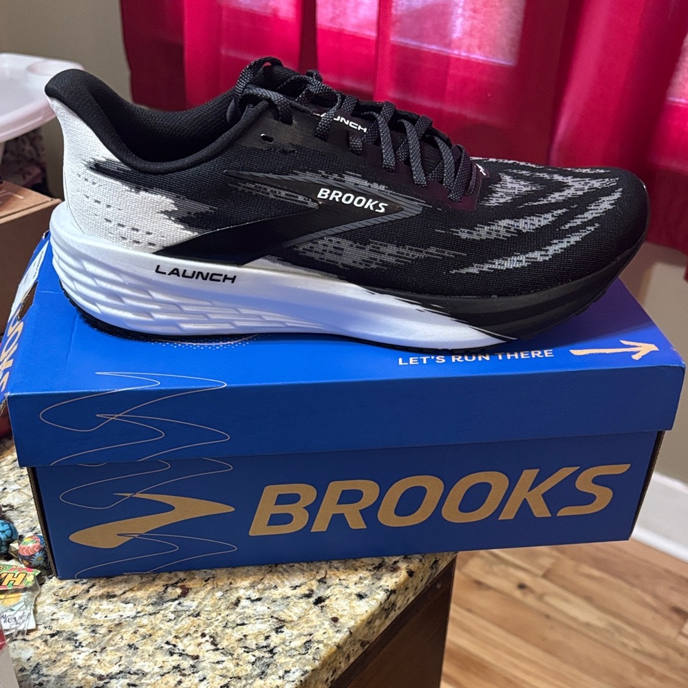 Brooks Launch 11 Black and White Sneakers